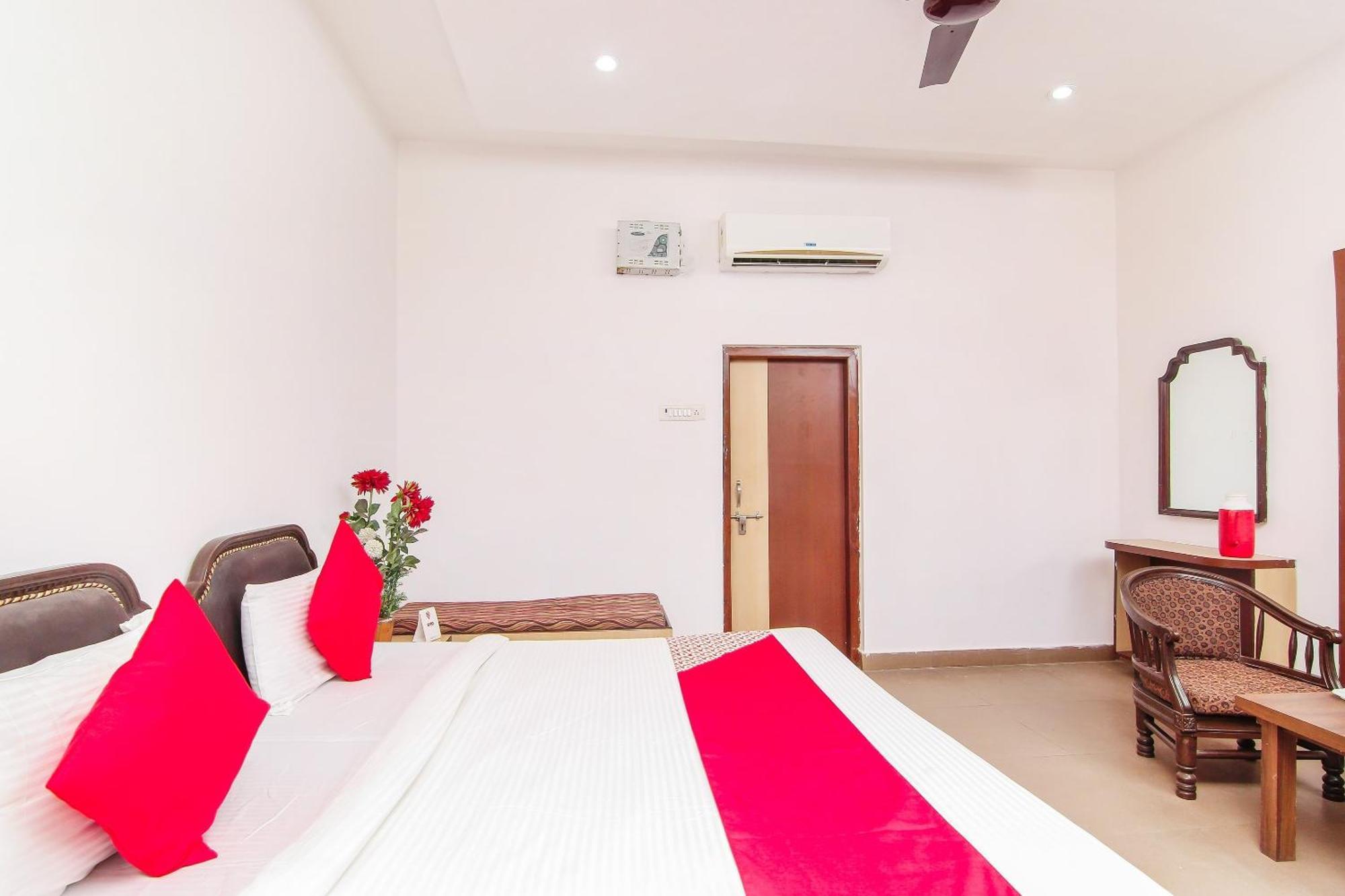 Lukergunj Holidays Prayagraj Exterior photo